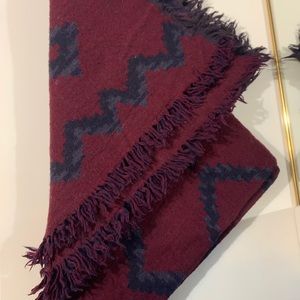 Aritzia Reversible Blanket Scarf